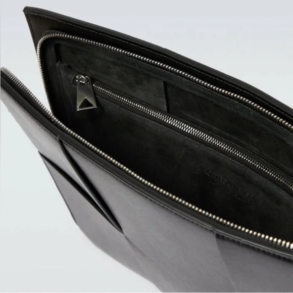 NWT Authentic Bottega Veneta Leather Large Arco Pouch - Picture 9 of 16